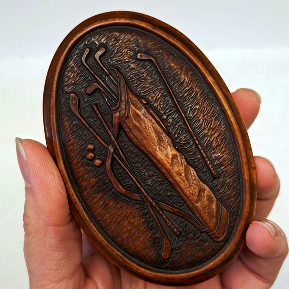 Vintage wood look snuff / trinket box with vintage golf club design - Picture 3 of 7